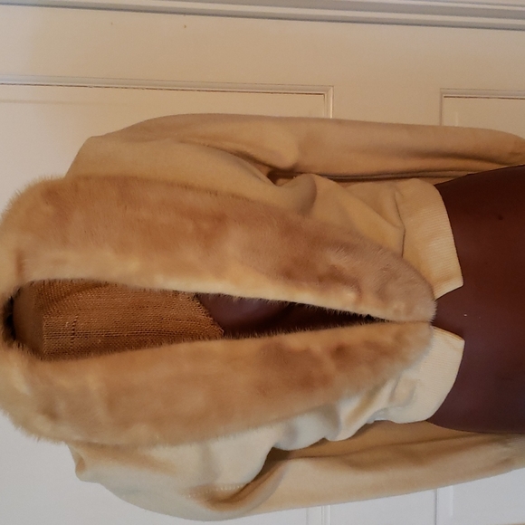 Sweater - Picture 1 of 4